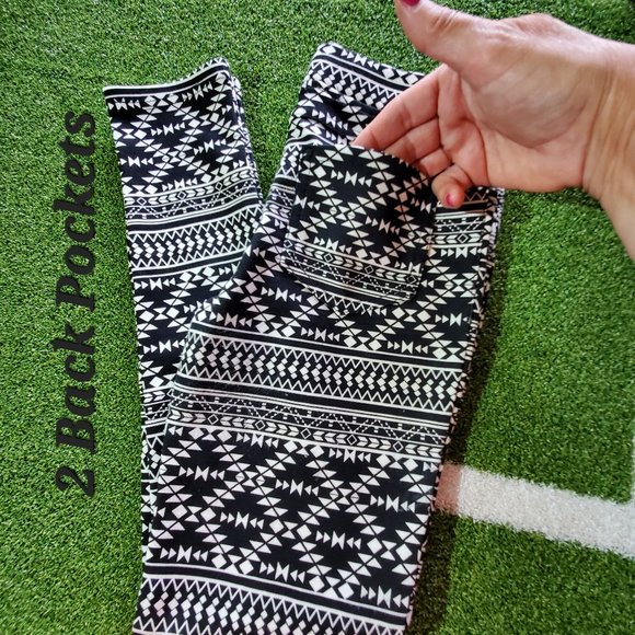 DISNEY Minnie Mouse Top & EPIC THREADS Girls Leggings Tee Set - Picture 7 of 11